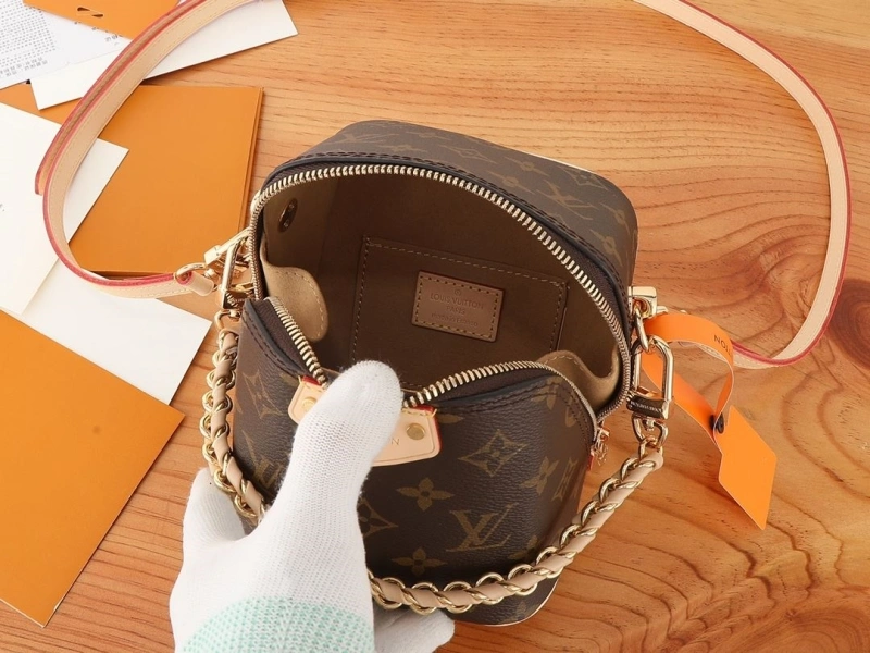LV Box Bags 4233H-2587
