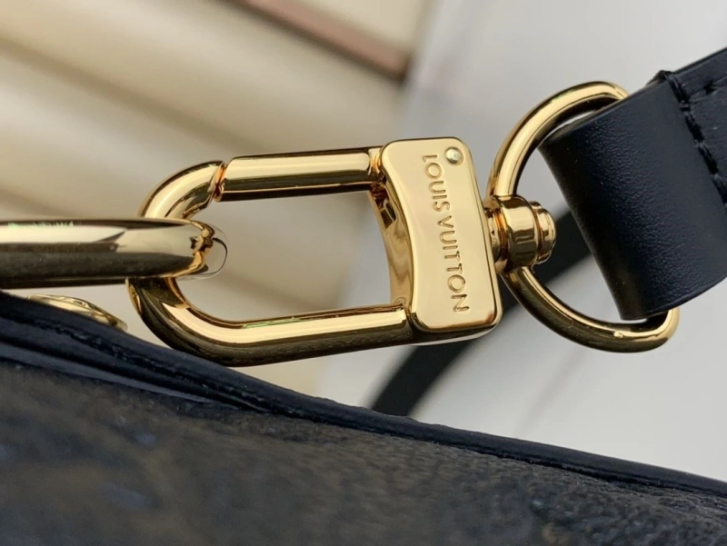 LV Travel Bags 4286A-0105