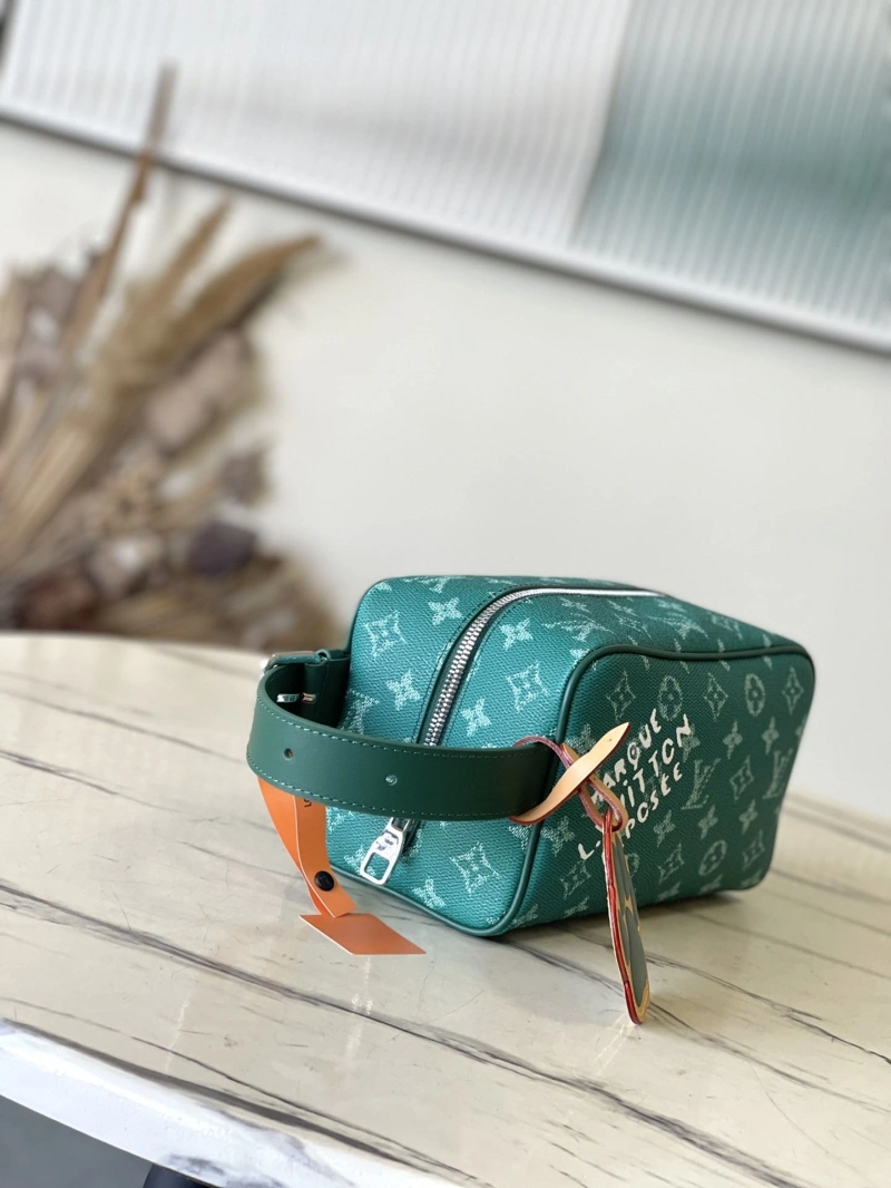 LV Cosmetic Bags 4286A-0201