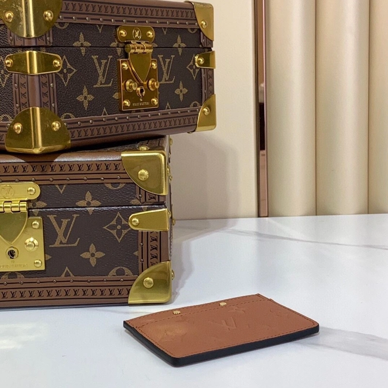 LV Wallets 4286A-0212