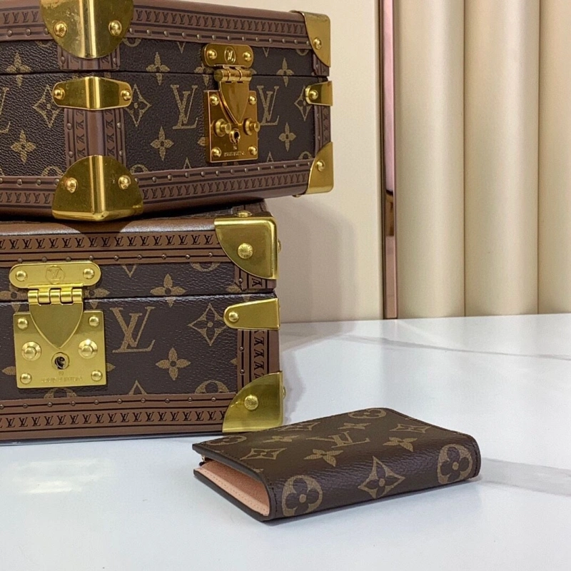 LV Wallets 4286A-0216