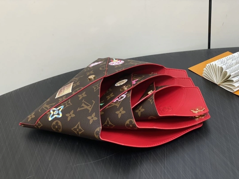 LV Wallets 4286A-0278