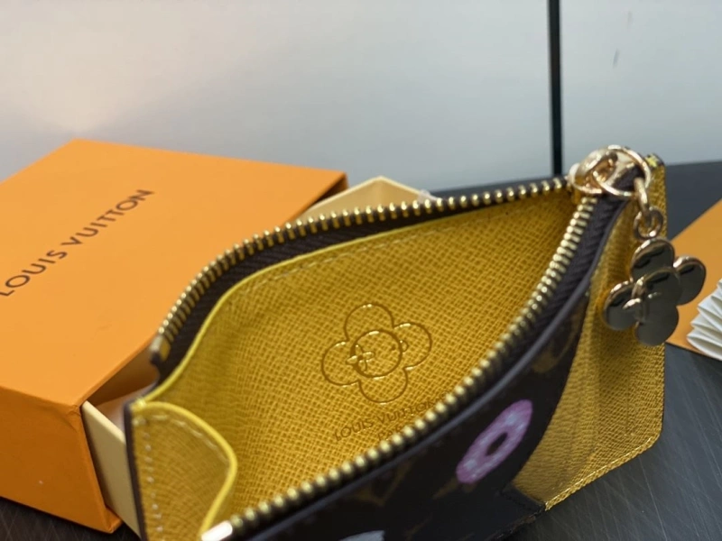 LV Wallets 4286A-0281