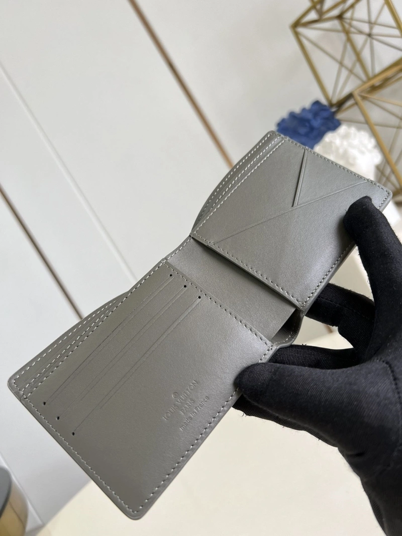 LV Wallets 4286A-0295