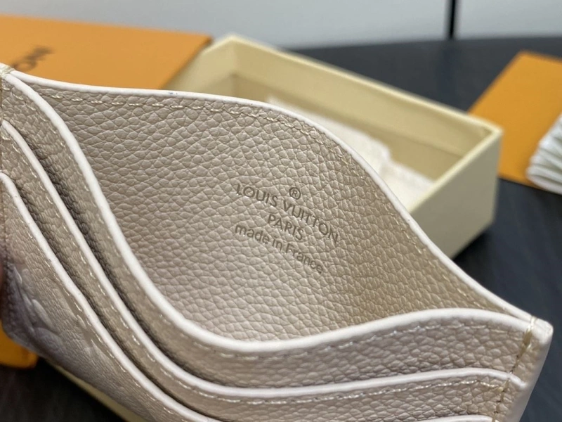 LV Wallets 4286A-0312