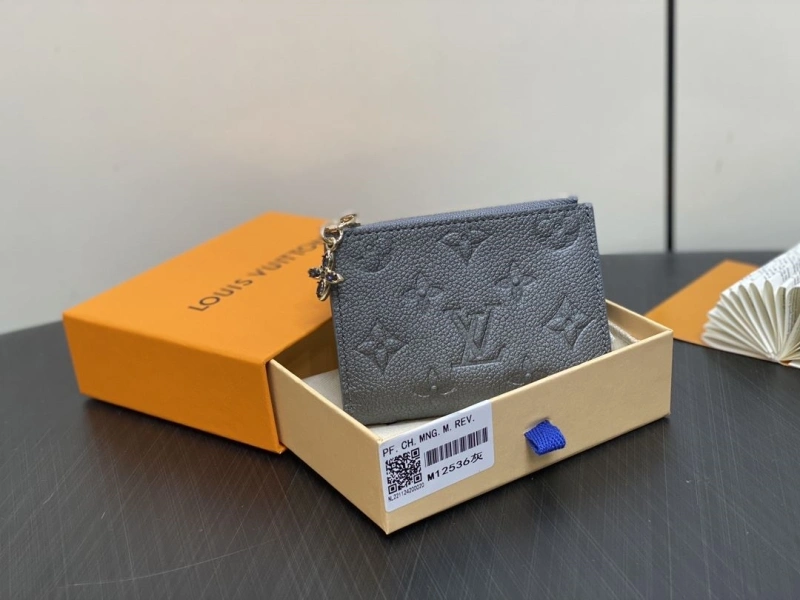 LV Wallets 4286A-0316