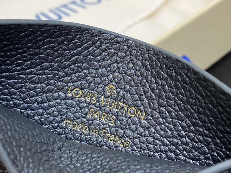 LV Wallets 4286A-0318
