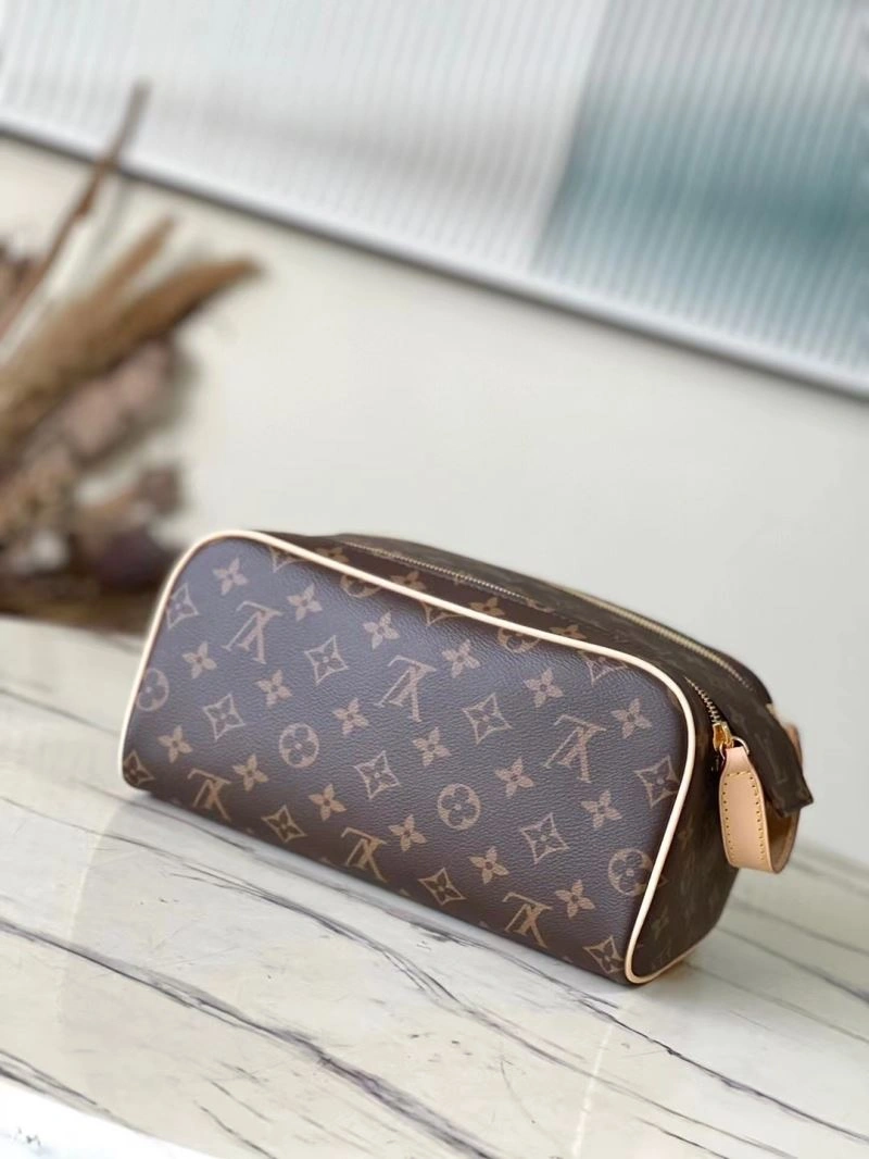 LV Cosmetic Bags 4286D-0085