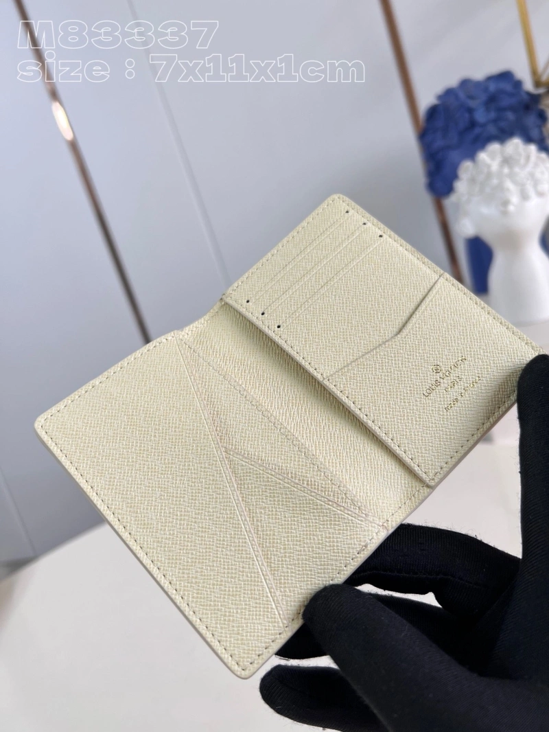 LV Wallets 4286F-0013