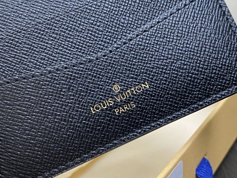 LV Wallets 4286G-0117