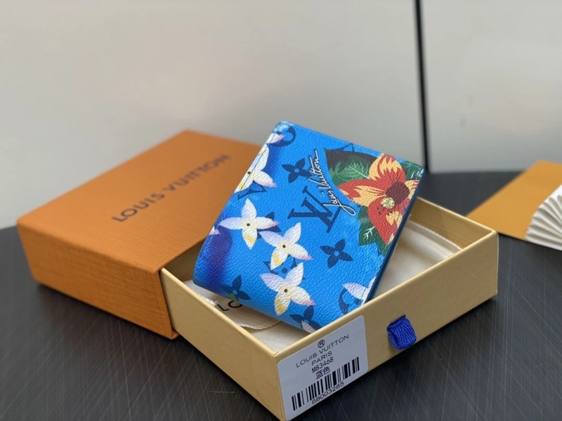 LV Wallets 4286G-0120