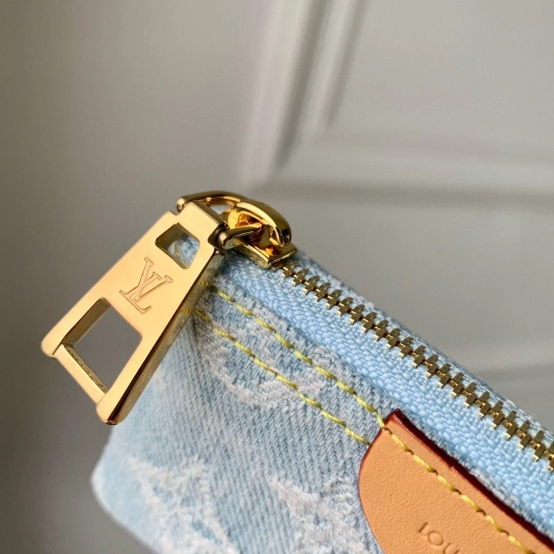 LV Wallets 4286G-0133