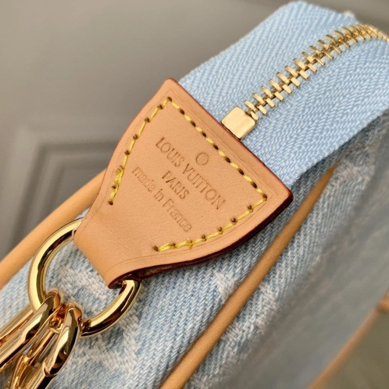 LV Backpacks 4286G-0136