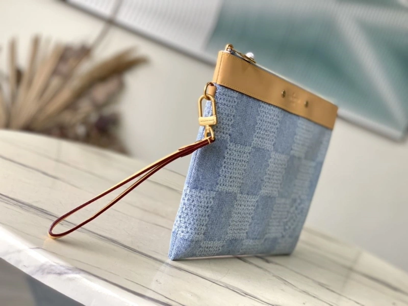 LV Clutch Bags 4286G-0140