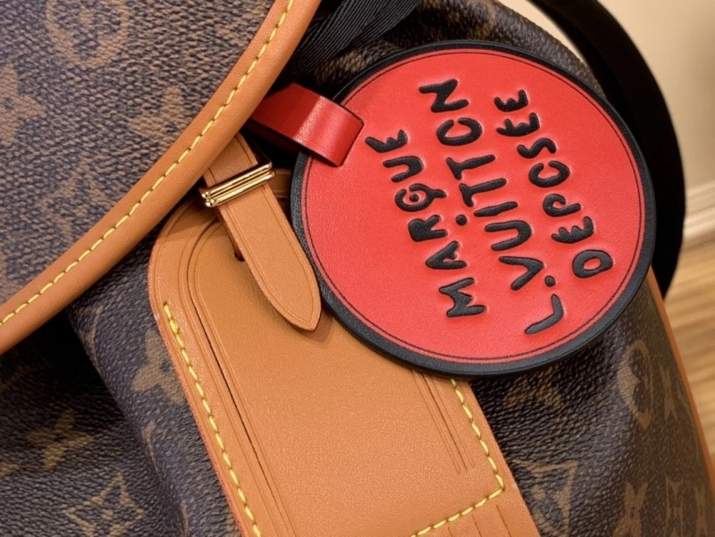 LV Backpacks 4286G-0240