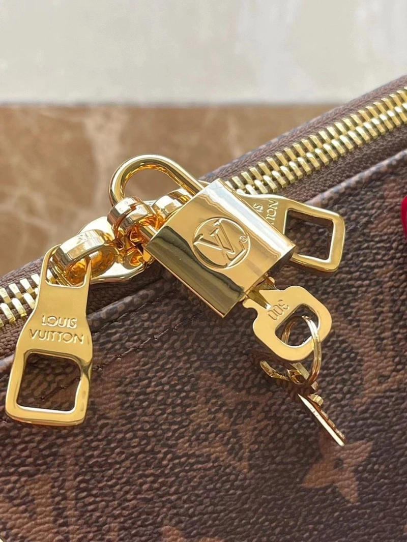 LV Travel Bags 4286G-0241