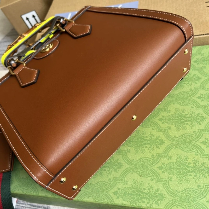 Gvc*1 top handle bags 4360c-0676