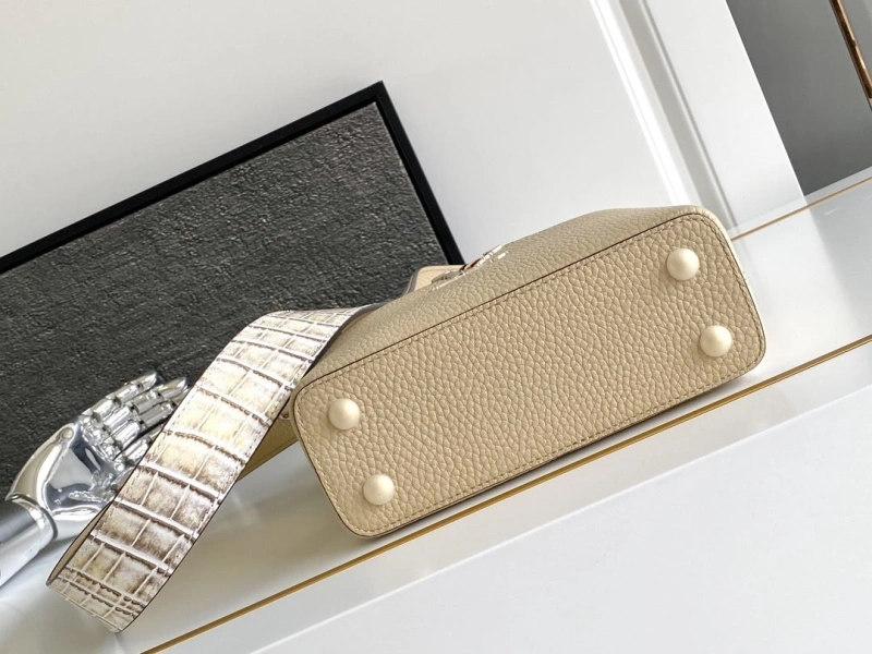 LV Capucines Bags 4365A-0001