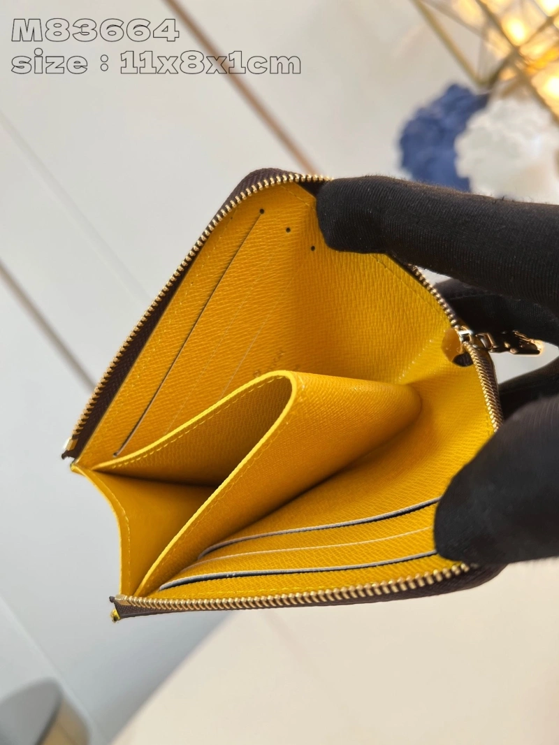 LV Wallets 4365A-0142