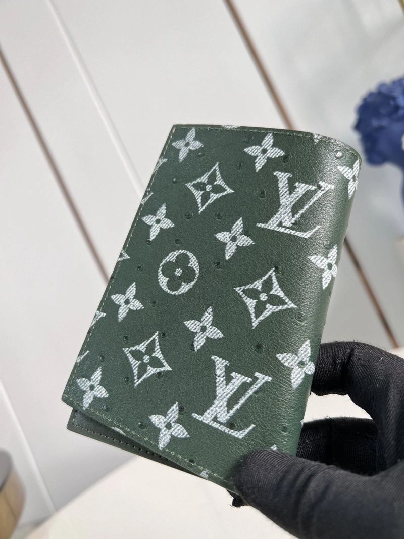 LV Wallets 4365A-0147