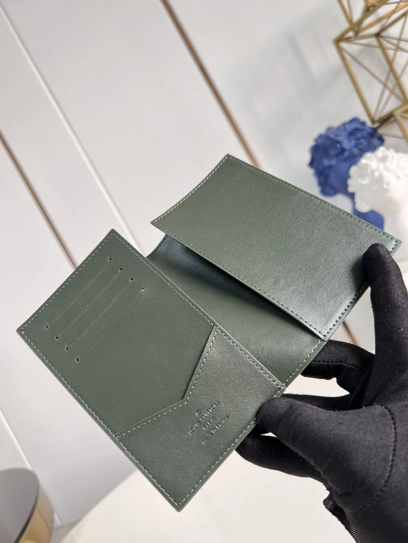 LV Wallets 4365A-0147