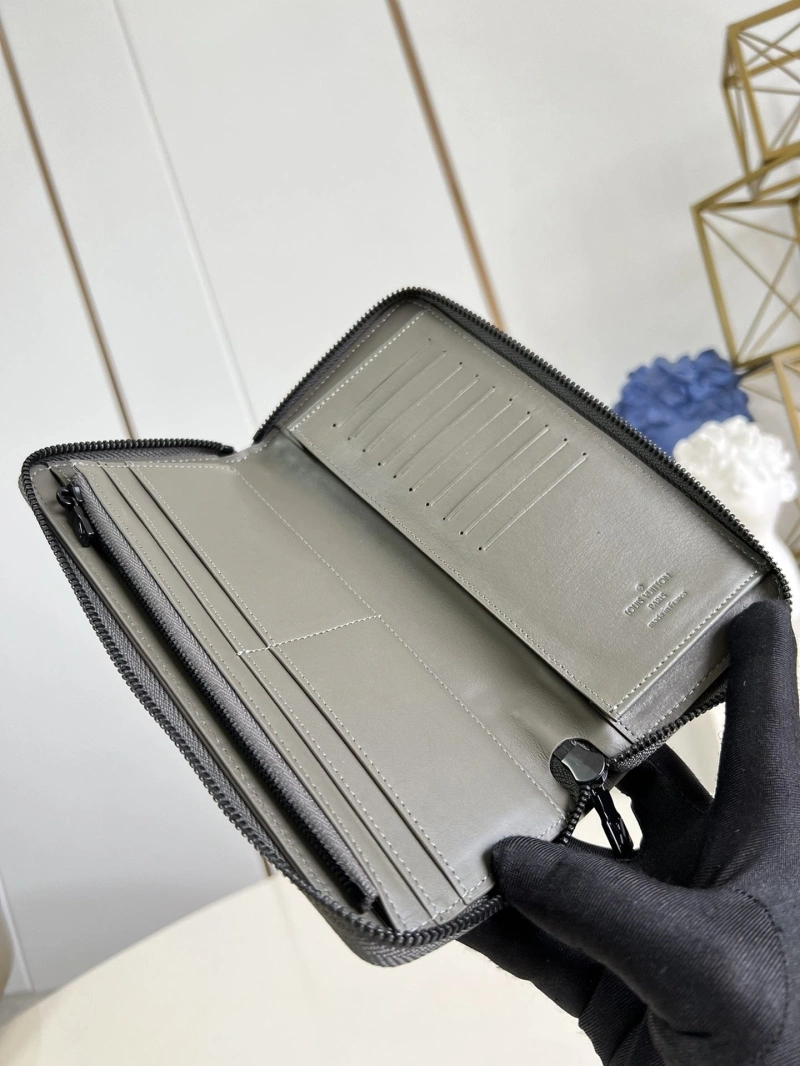 LV Wallets 4365A-0192