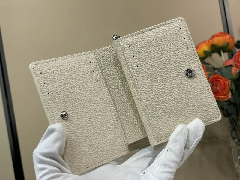 LV Wallets 4365A-0311