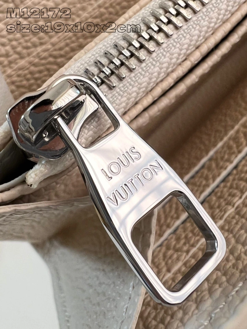 LV Wallets 4365A-0379