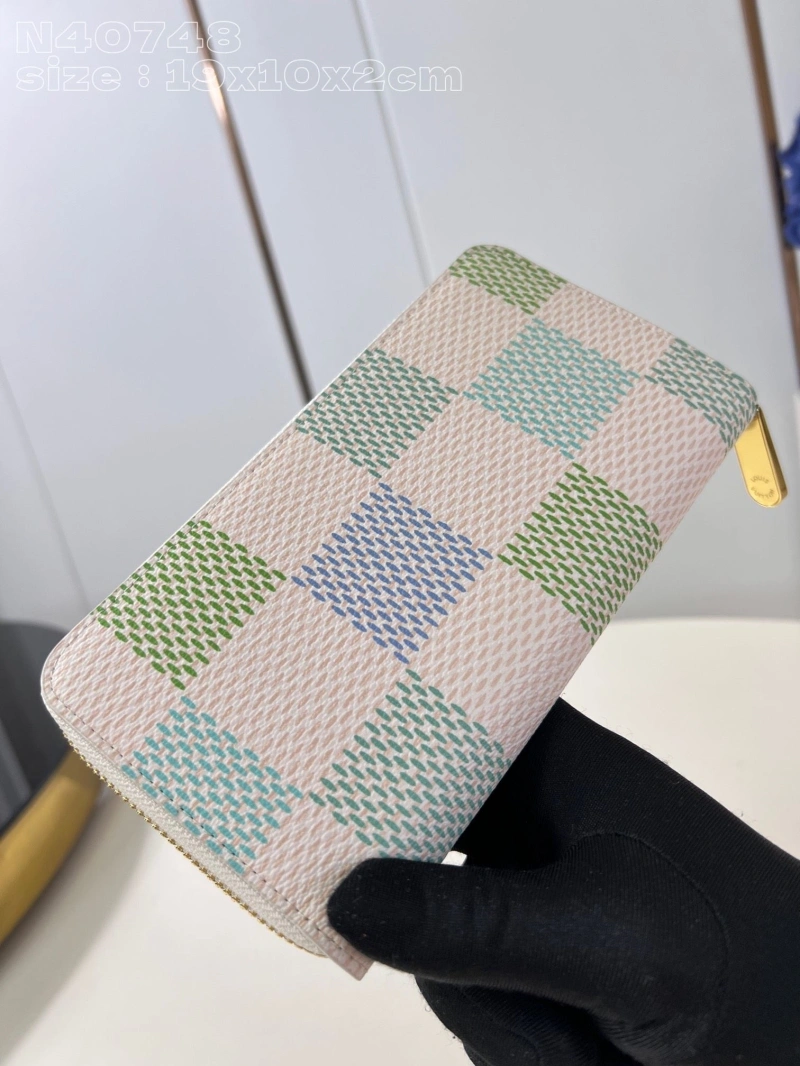 LV Wallets 4365H-0181