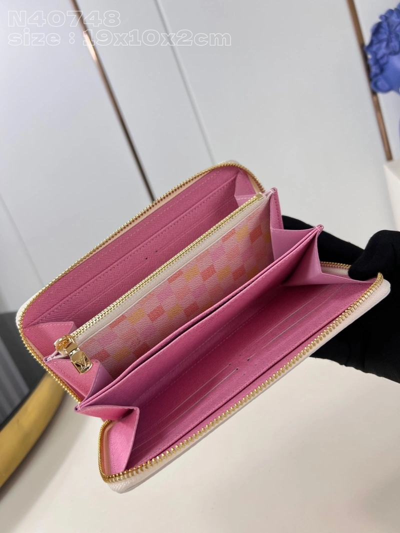 LV Wallets 4365H-0182