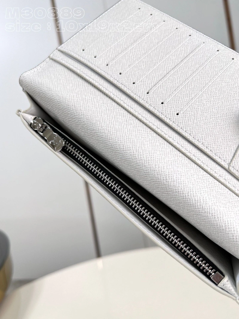 LV Wallets 4365H-0209
