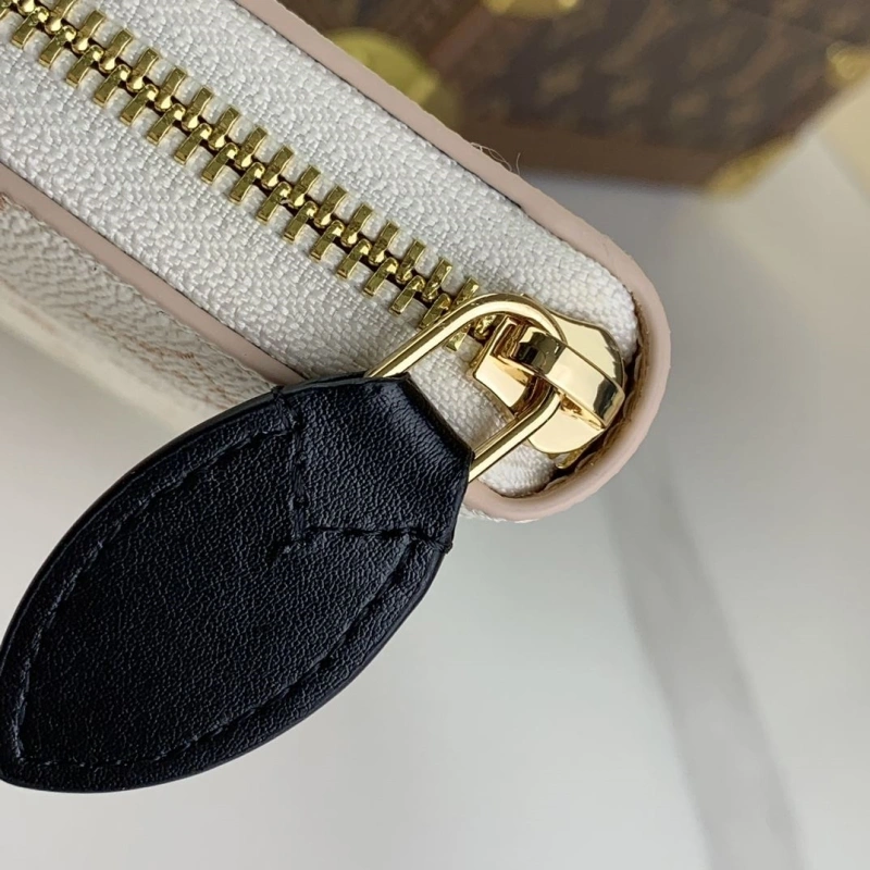 LV Wallets 4365H-0241