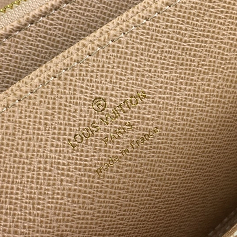LV Wallets 4365H-0241