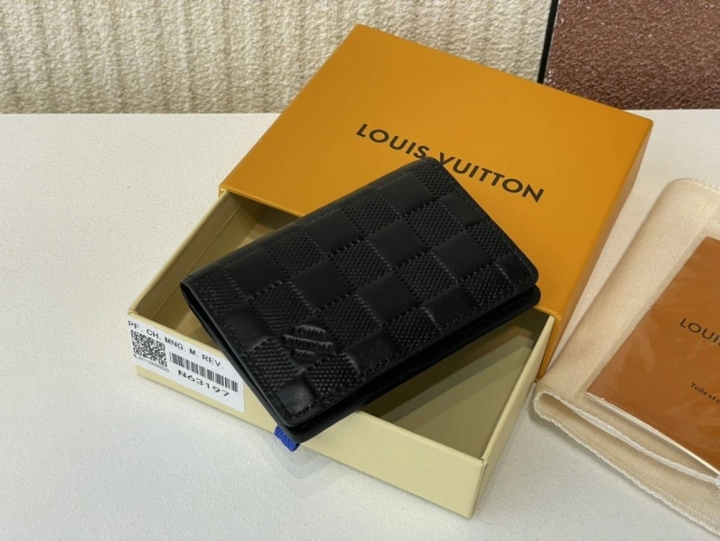 LV Wallets 4365H-0377
