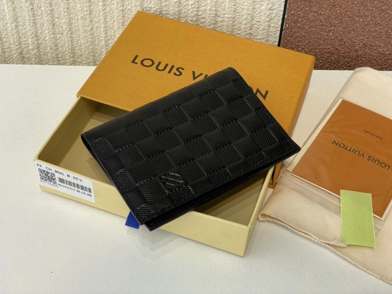 LV Wallets 4365H-0381