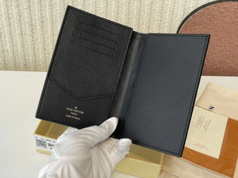 LV Wallets 4365H-0387