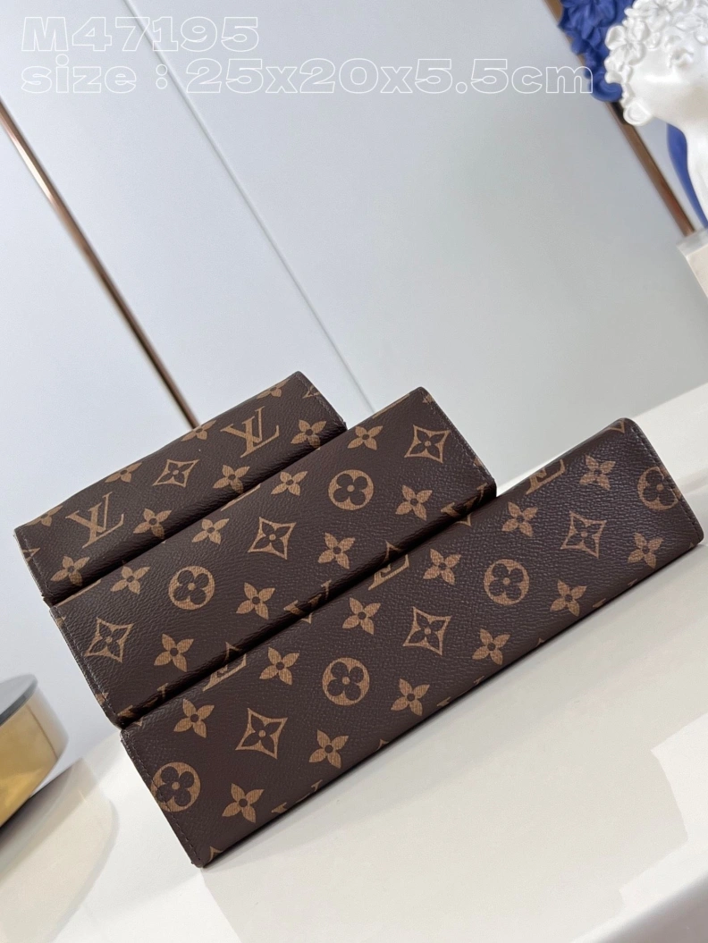 LV Clutch Bags 4365H-0481
