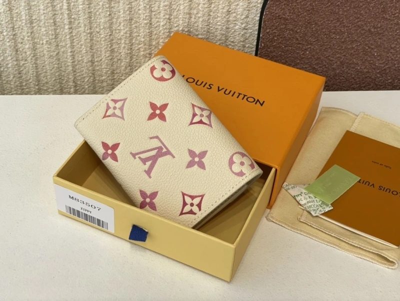 LV Wallets 4365H-0521