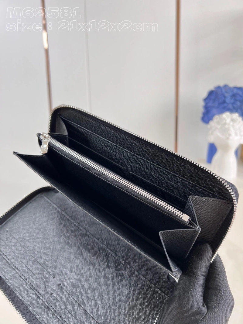 LV Wallets 4365H-0602