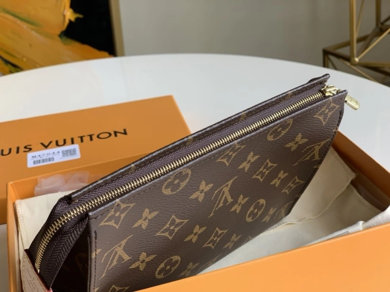 LV Wallets 4365I-0075