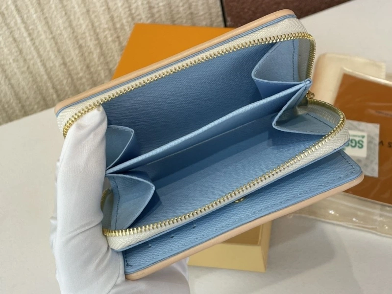LV Wallets 4365I-0239