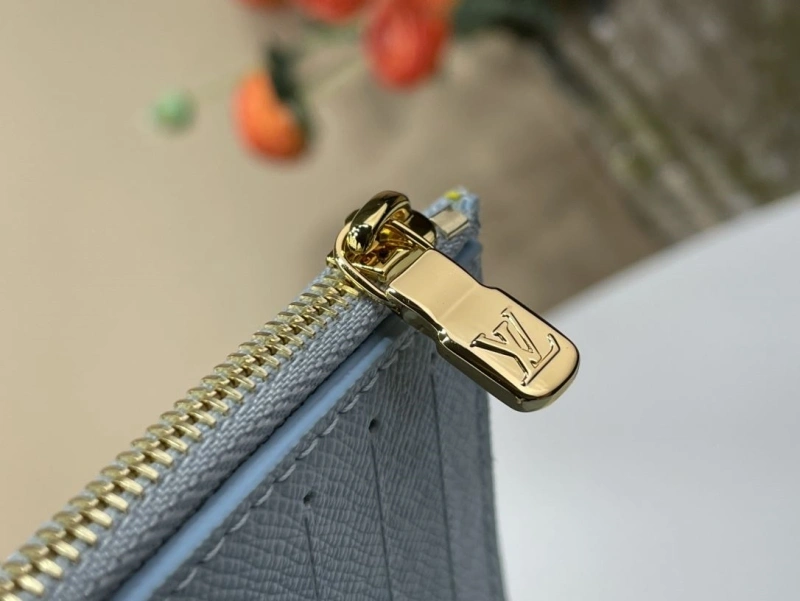 LV Wallets 4365I-0289