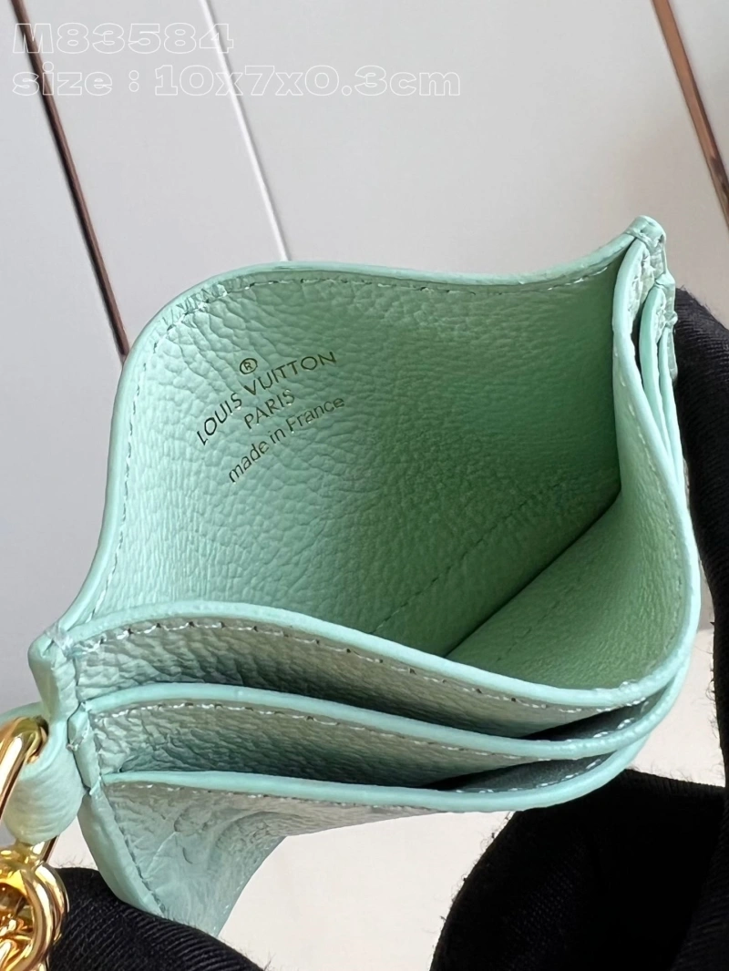 LV Wallets 4365I-0420