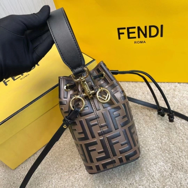 F**di bucket bags 4370-0025