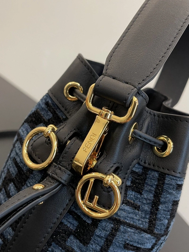 F**di bucket bags 4370-0094