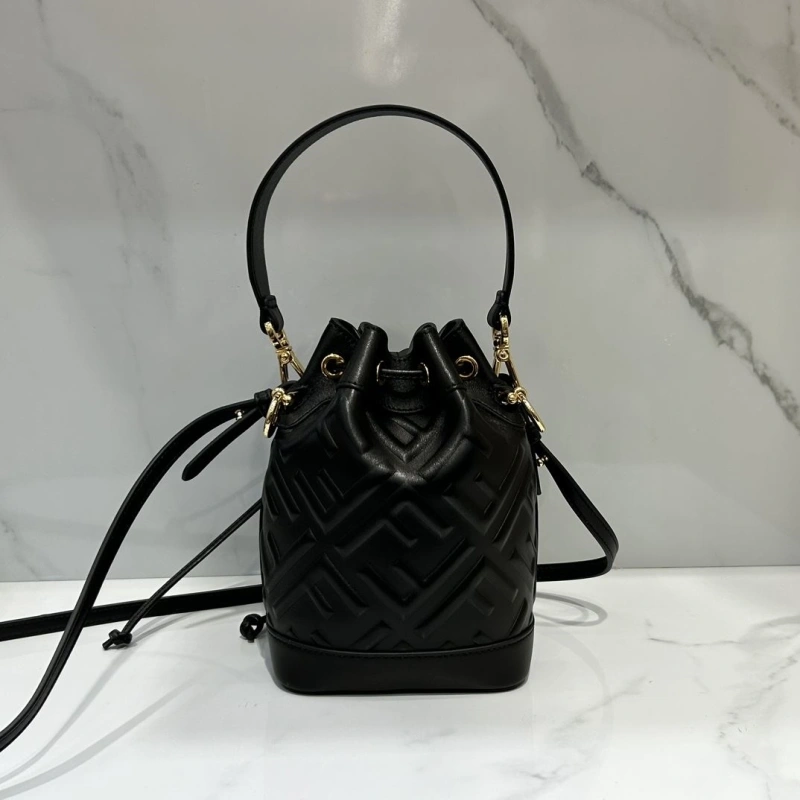 F**di bucket bags 4370-0570